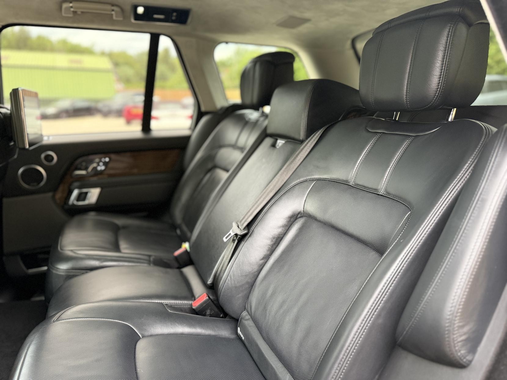 Land Rover Range Rover 4.4 SD V8 Autobiography SUV 5dr Diesel Auto 4WD Euro 6 (s/s) (339 ps)