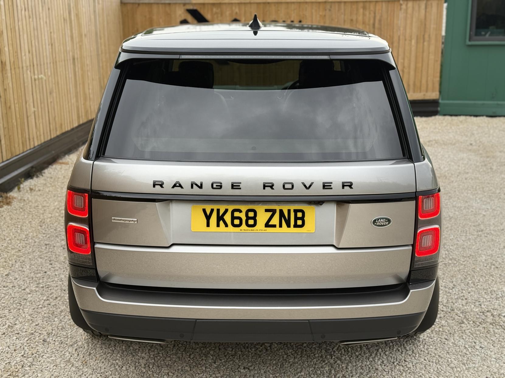 Land Rover Range Rover 4.4 SD V8 Autobiography SUV 5dr Diesel Auto 4WD Euro 6 (s/s) (339 ps)