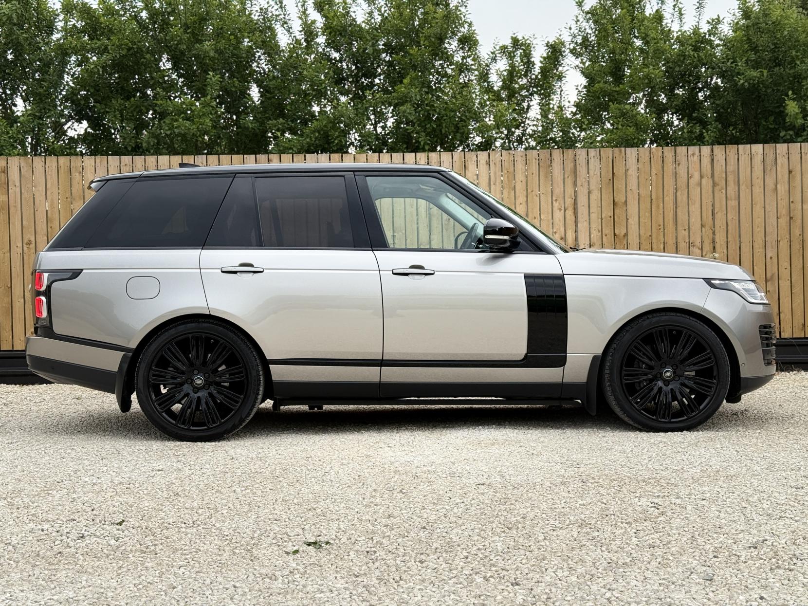 Land Rover Range Rover 4.4 SD V8 Autobiography SUV 5dr Diesel Auto 4WD Euro 6 (s/s) (339 ps)