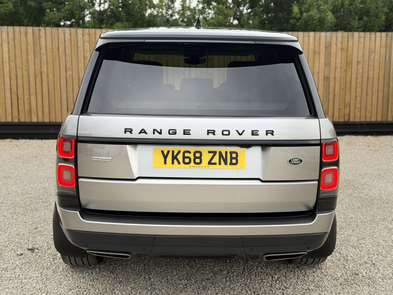 Land Rover Range Rover 4.4 SD V8 Autobiography SUV 5dr Diesel Auto 4WD Euro 6 (s/s) (339 ps)