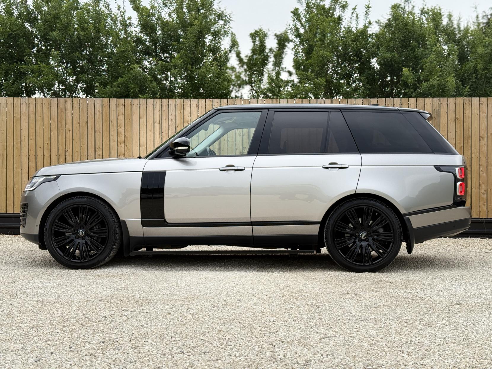 Land Rover Range Rover 4.4 SD V8 Autobiography SUV 5dr Diesel Auto 4WD Euro 6 (s/s) (339 ps)
