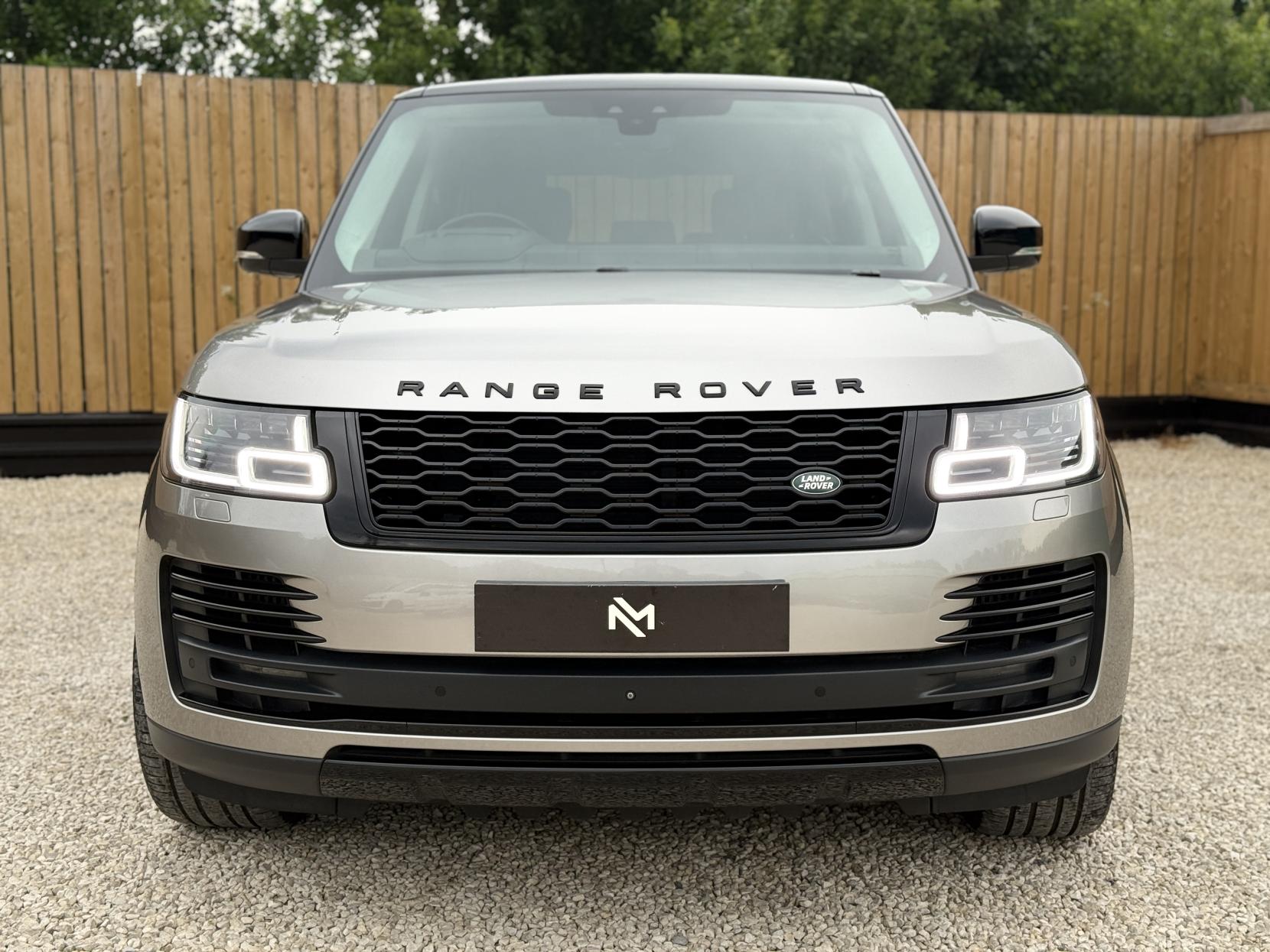 Land Rover Range Rover 4.4 SD V8 Autobiography SUV 5dr Diesel Auto 4WD Euro 6 (s/s) (339 ps)
