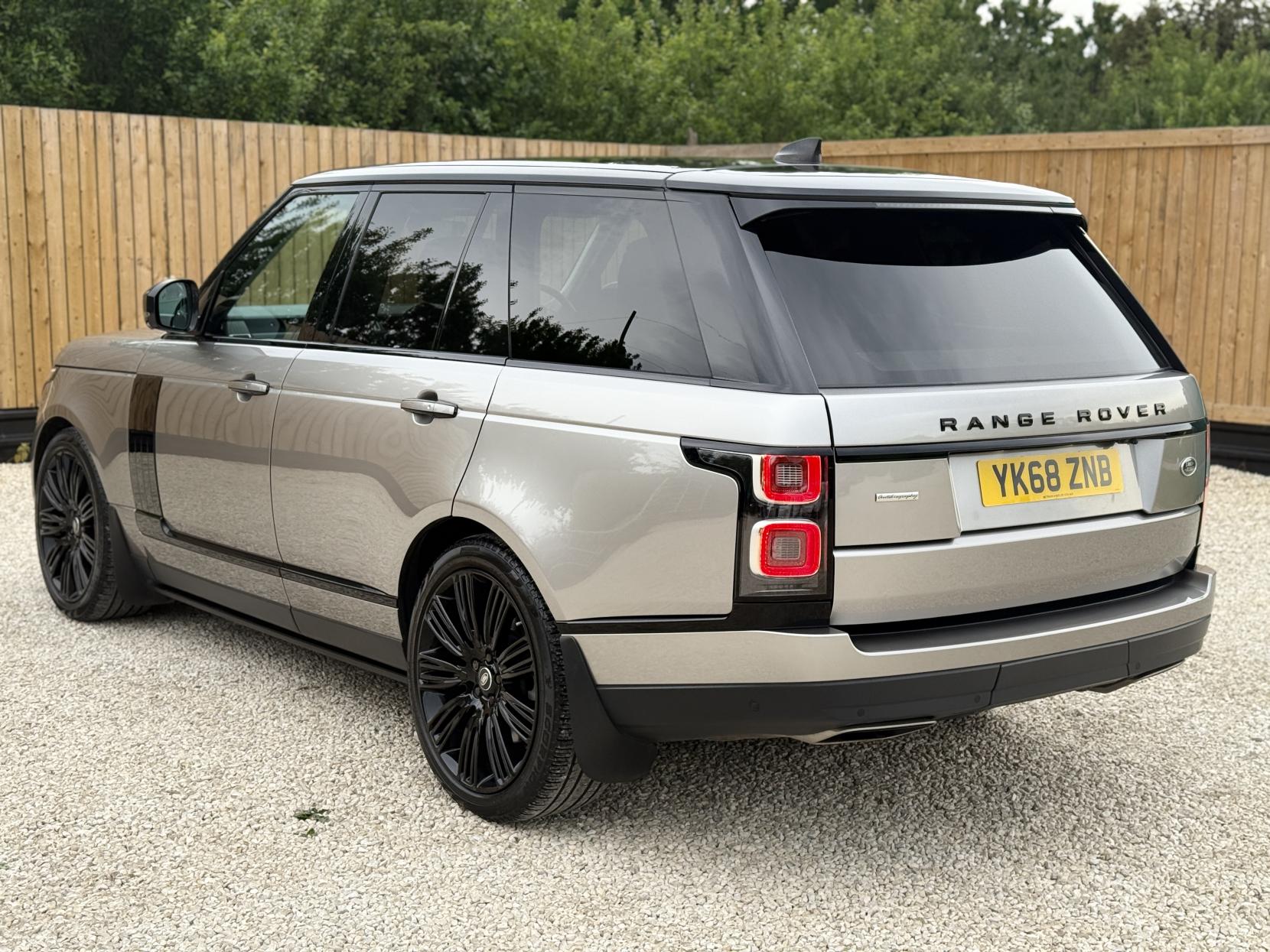 Land Rover Range Rover 4.4 SD V8 Autobiography SUV 5dr Diesel Auto 4WD Euro 6 (s/s) (339 ps)