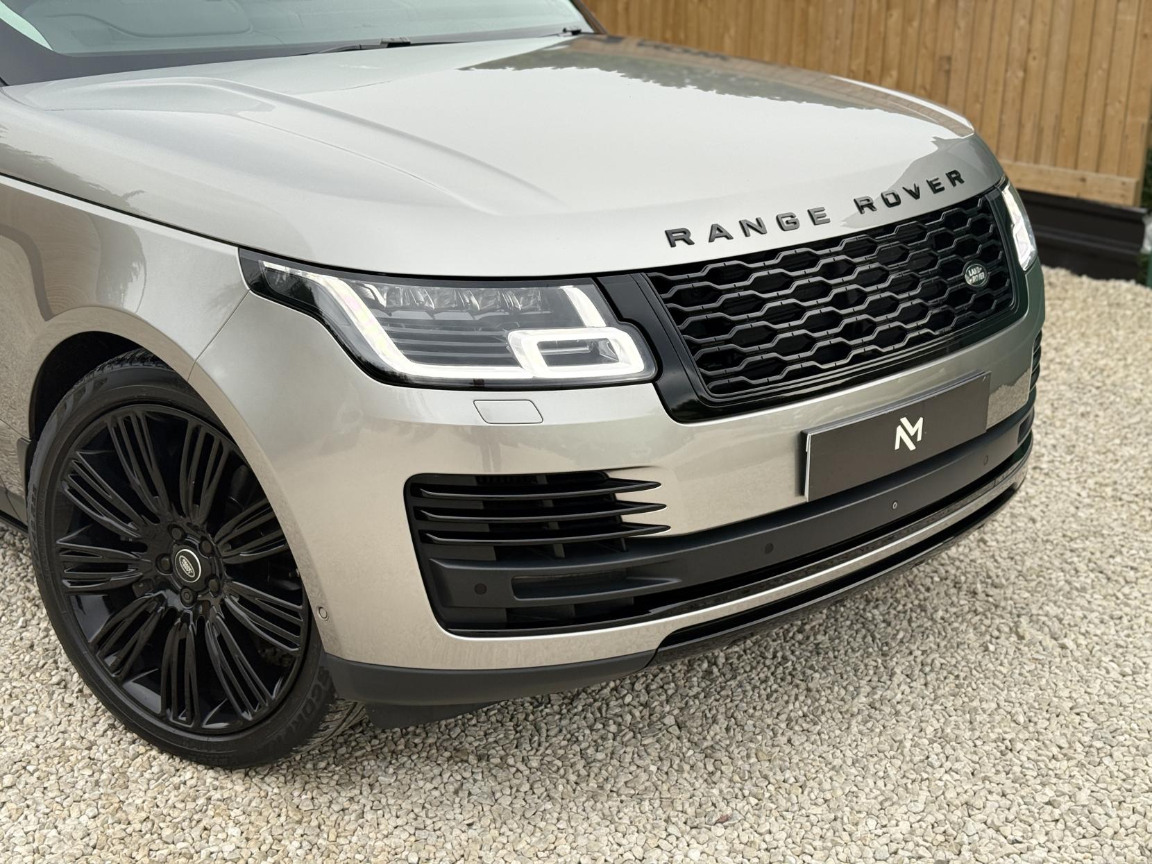 Land Rover Range Rover 4.4 SD V8 Autobiography SUV 5dr Diesel Auto 4WD Euro 6 (s/s) (339 ps)