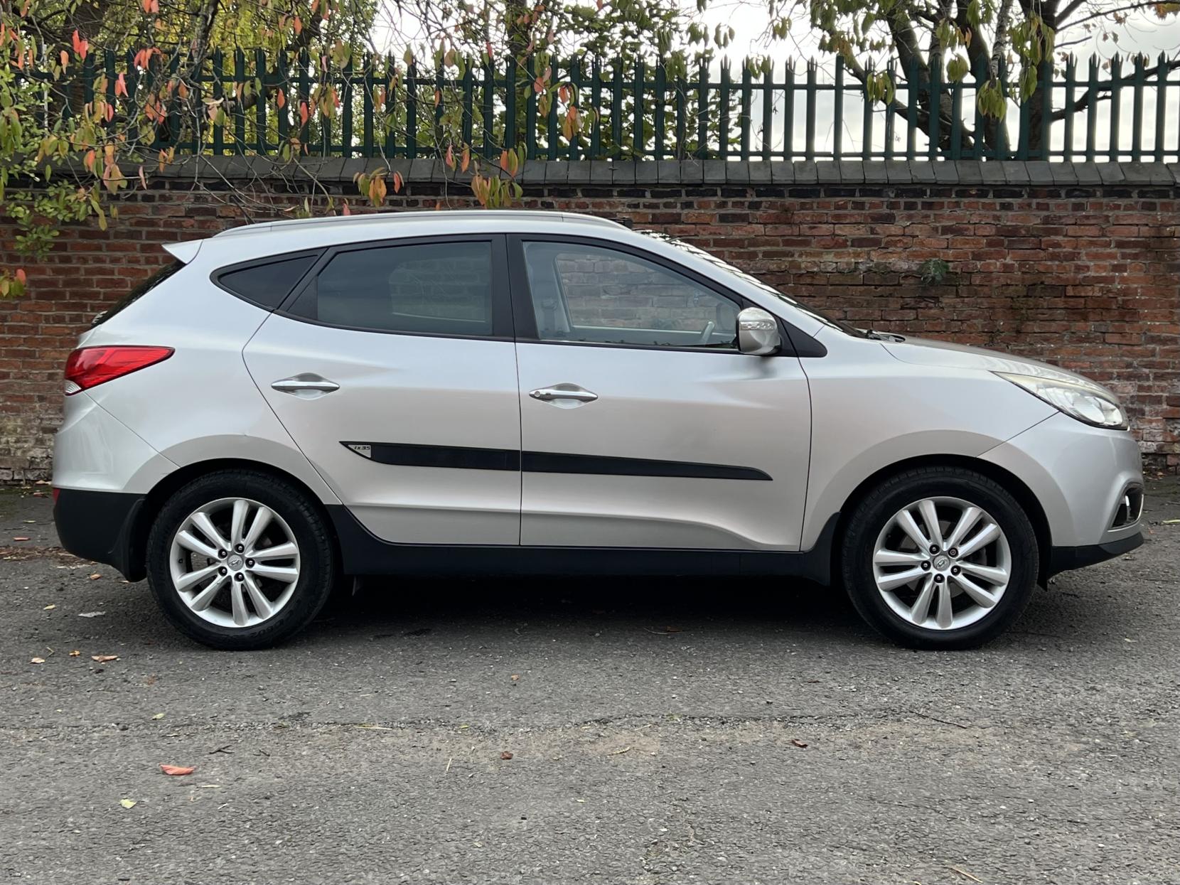Hyundai ix35 2.0 CRDi Premium SUV 5dr Diesel Manual Euro 5 (134 bhp)