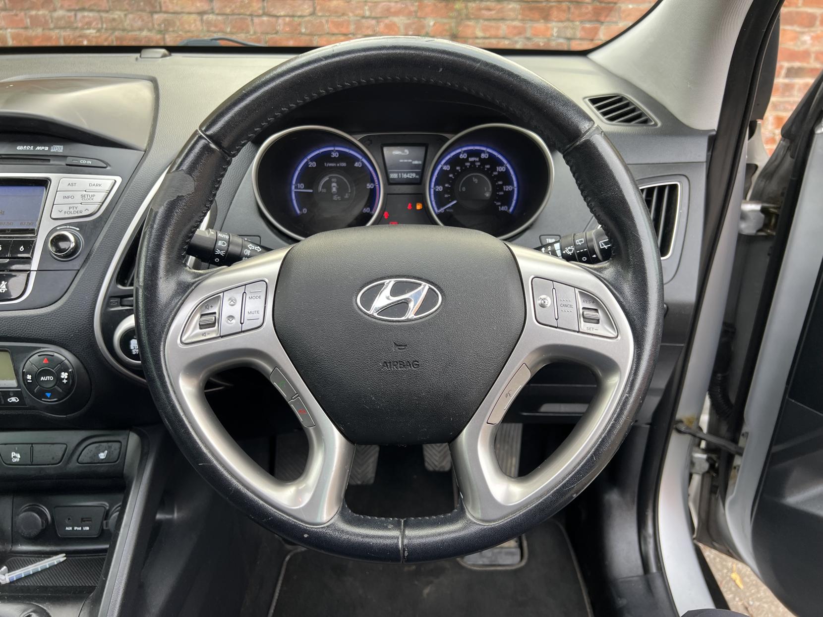 Hyundai ix35 2.0 CRDi Premium SUV 5dr Diesel Manual Euro 5 (134 bhp)