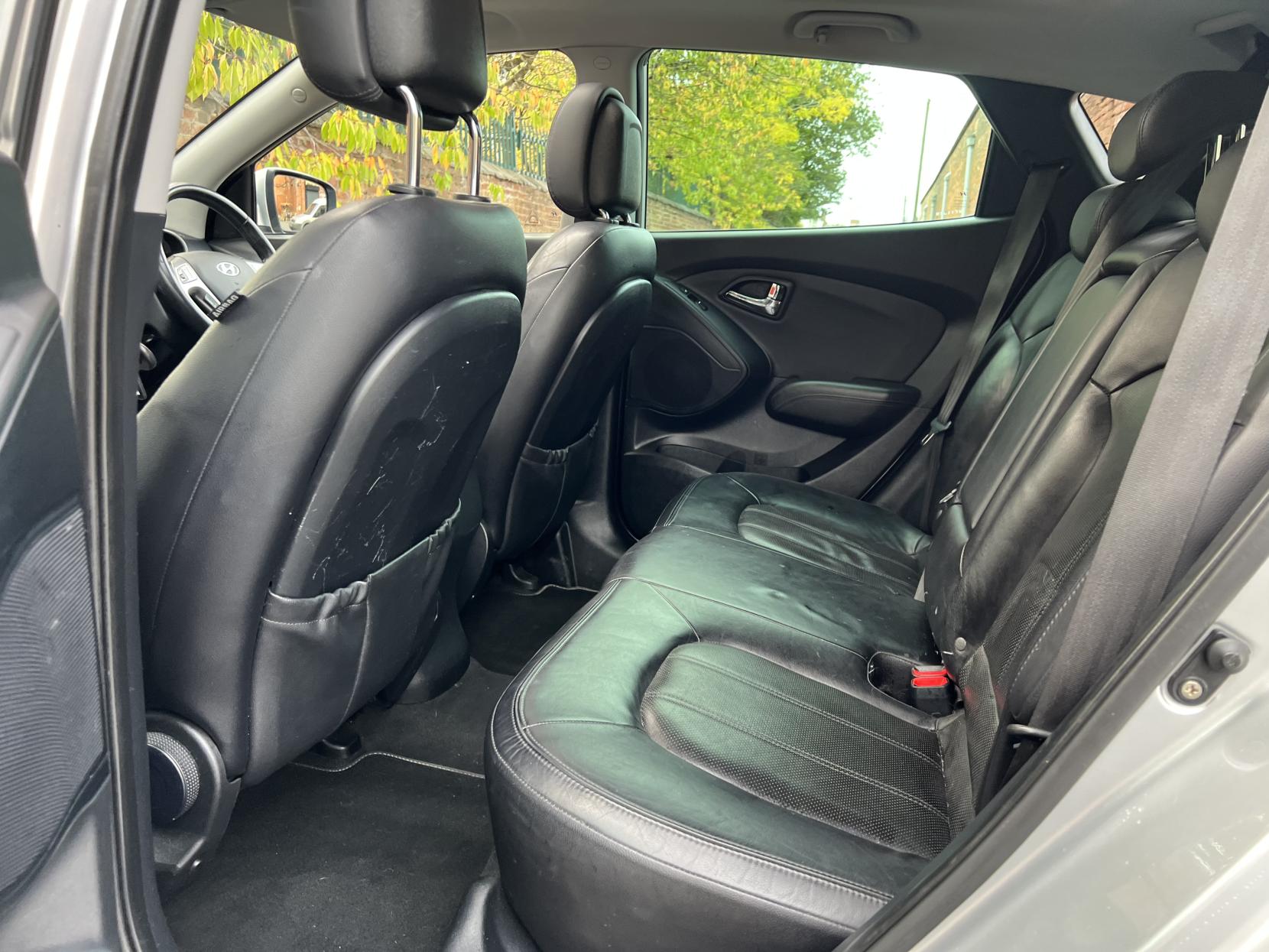 Hyundai ix35 2.0 CRDi Premium SUV 5dr Diesel Manual Euro 5 (134 bhp)