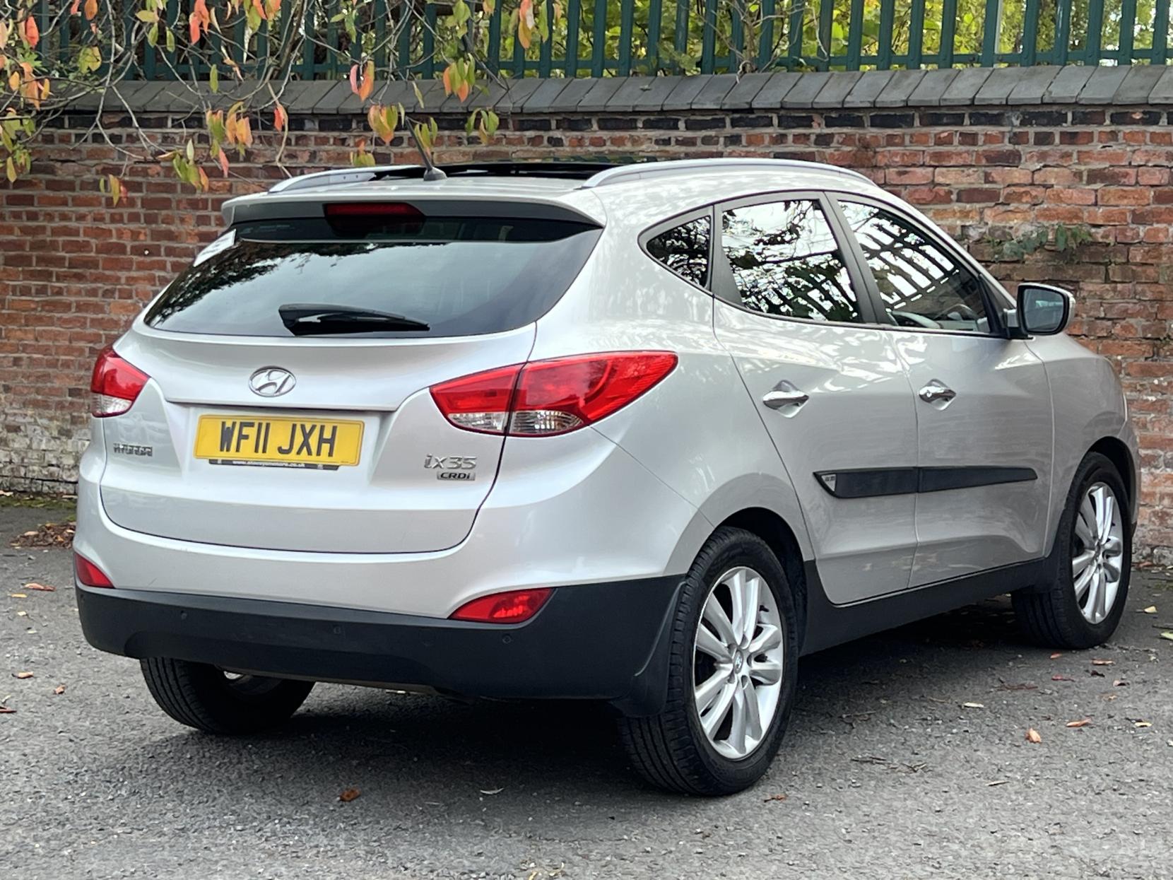 Hyundai ix35 2.0 CRDi Premium SUV 5dr Diesel Manual Euro 5 (134 bhp)