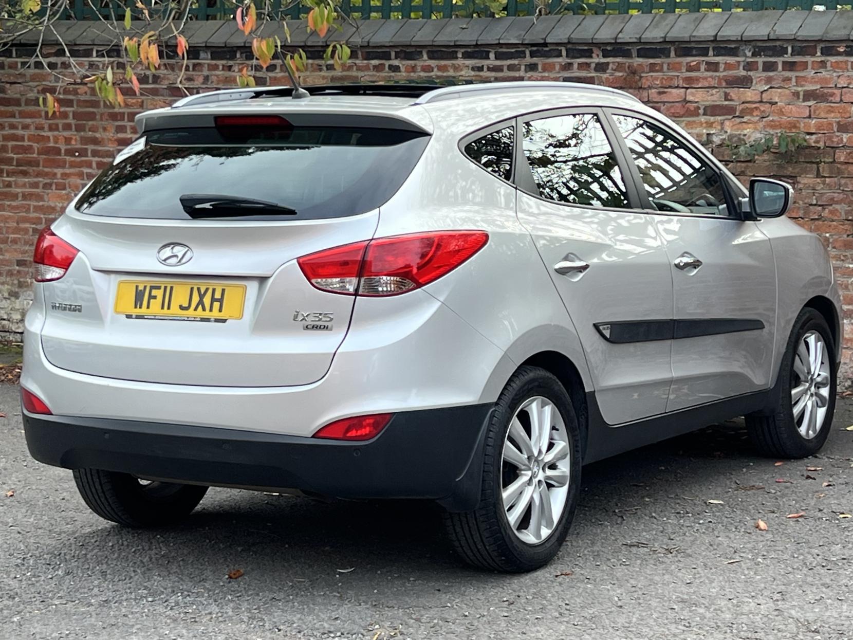 Hyundai ix35 2.0 CRDi Premium SUV 5dr Diesel Manual Euro 5 (134 bhp)