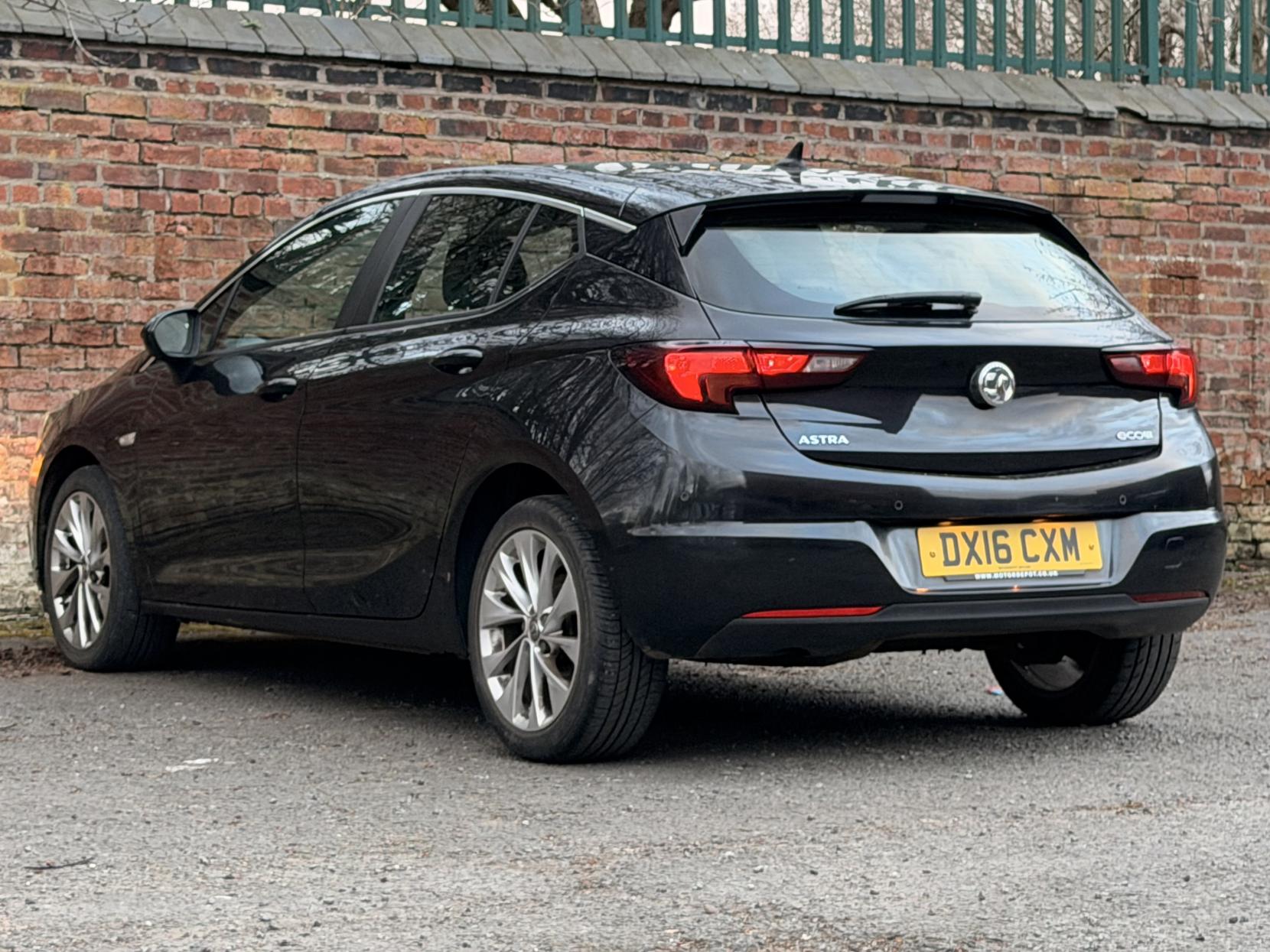 Vauxhall Astra 1.6 CDTi ecoFLEX Tech Line Hatchback 5dr Diesel Manual Euro 6 (s/s) (110 ps)