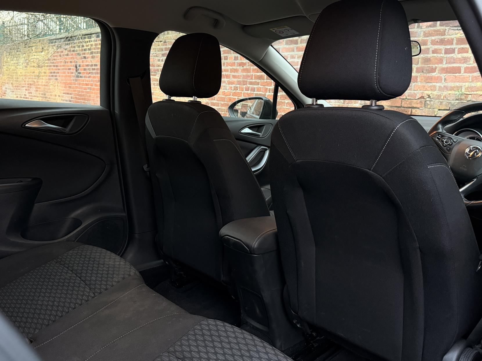 Vauxhall Astra 1.6 CDTi ecoFLEX Tech Line Hatchback 5dr Diesel Manual Euro 6 (s/s) (110 ps)