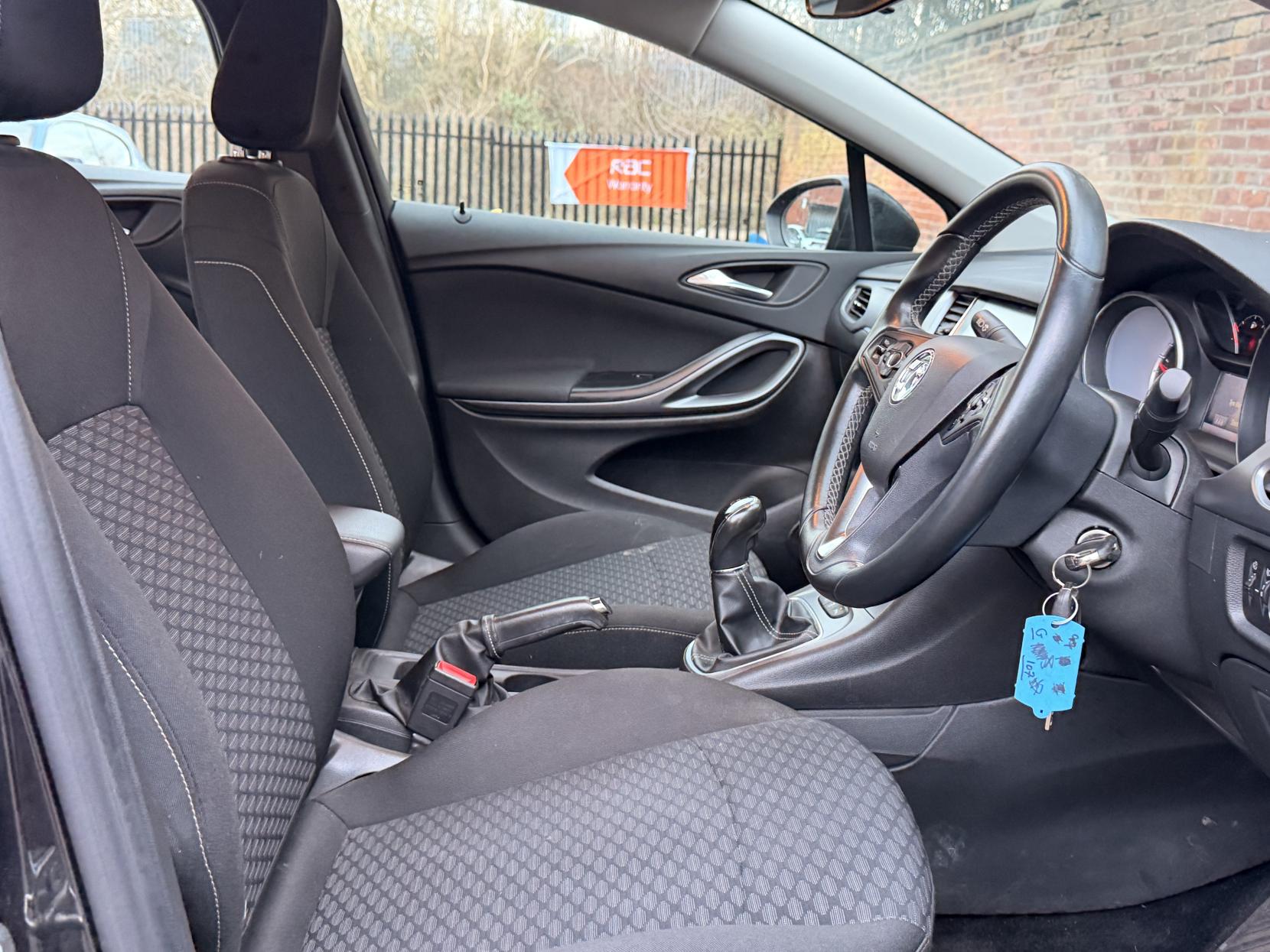 Vauxhall Astra 1.6 CDTi ecoFLEX Tech Line Hatchback 5dr Diesel Manual Euro 6 (s/s) (110 ps)