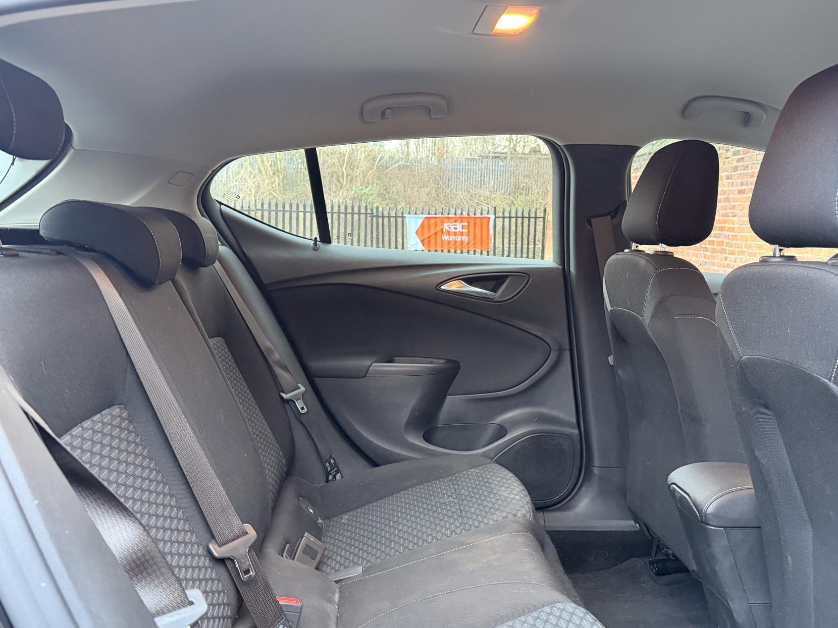 Vauxhall Astra 1.6 CDTi ecoFLEX Tech Line Hatchback 5dr Diesel Manual Euro 6 (s/s) (110 ps)