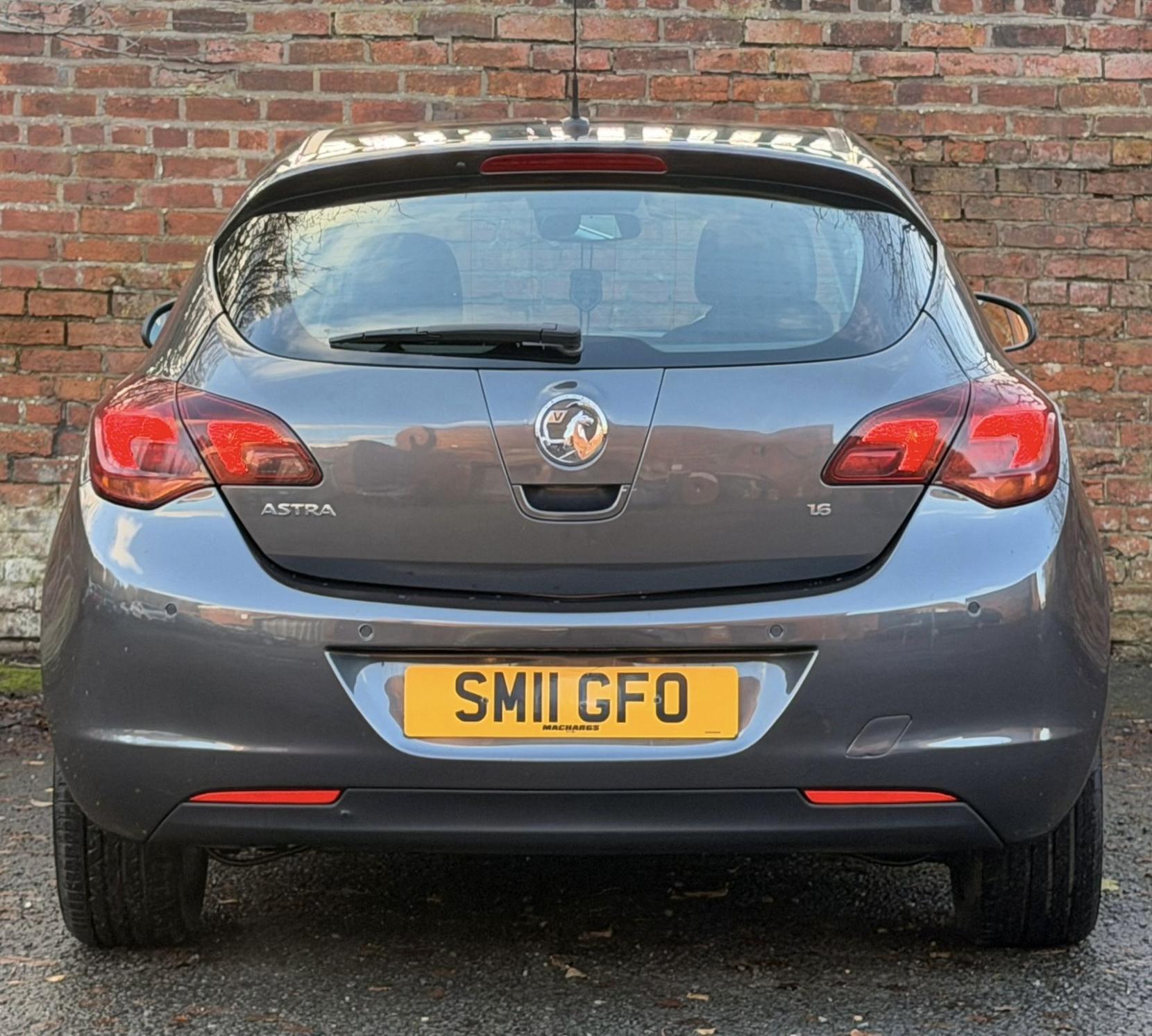 Vauxhall Astra 1.6 16v SE Hatchback 5dr Petrol Auto Euro 5 (115 ps)