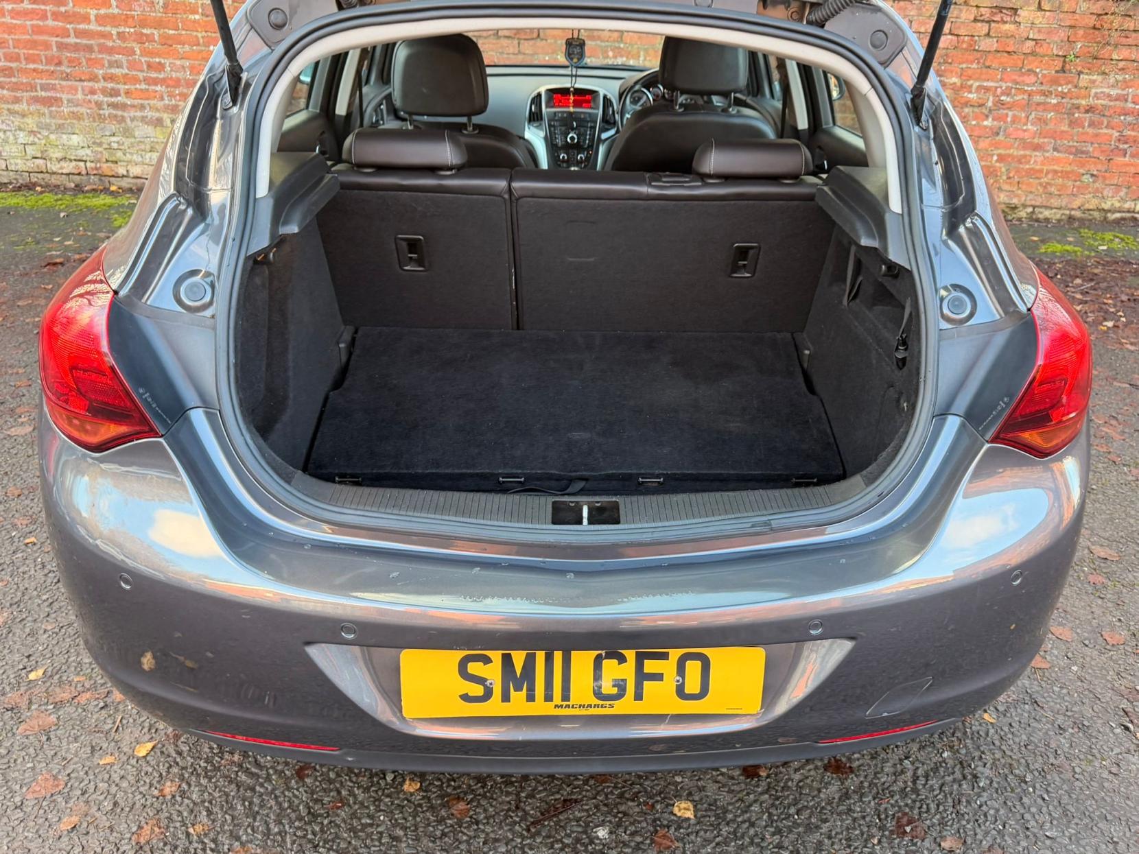 Vauxhall Astra 1.6 16v SE Hatchback 5dr Petrol Auto Euro 5 (115 ps)