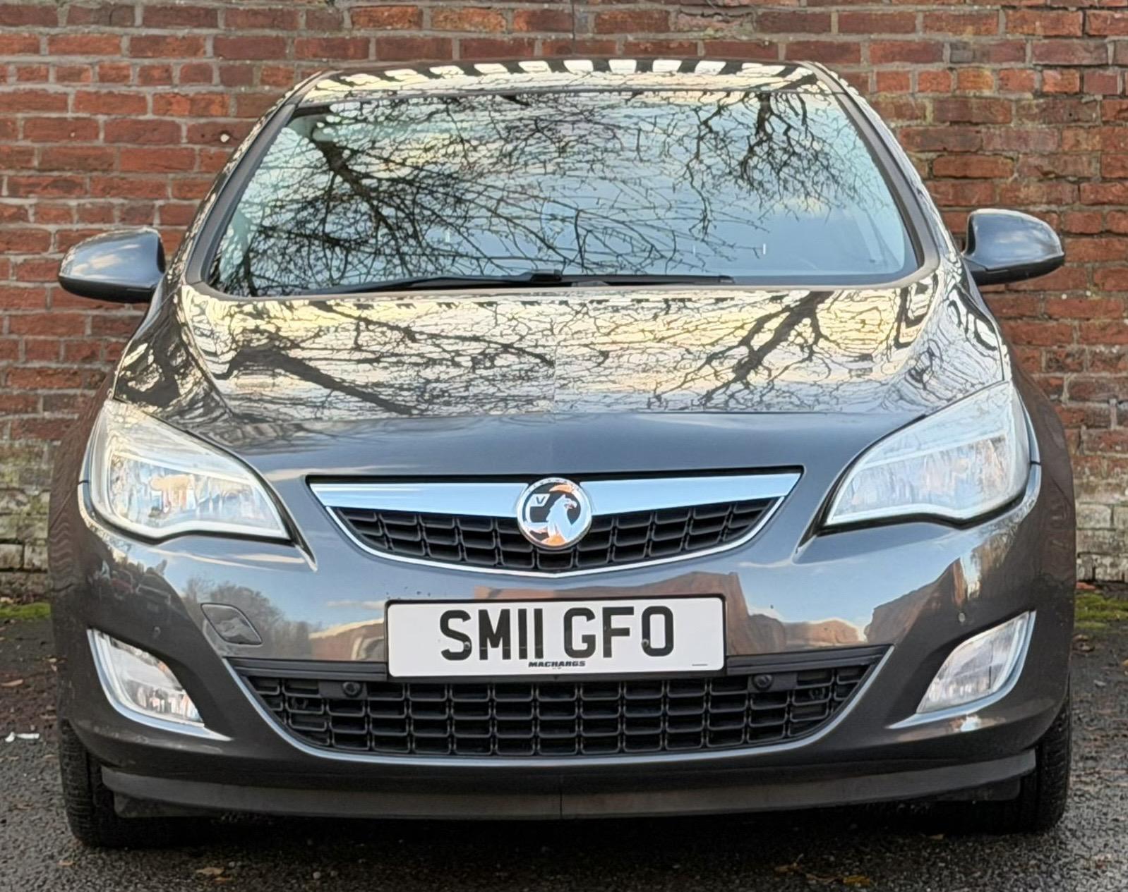 Vauxhall Astra 1.6 16v SE Hatchback 5dr Petrol Auto Euro 5 (115 ps)