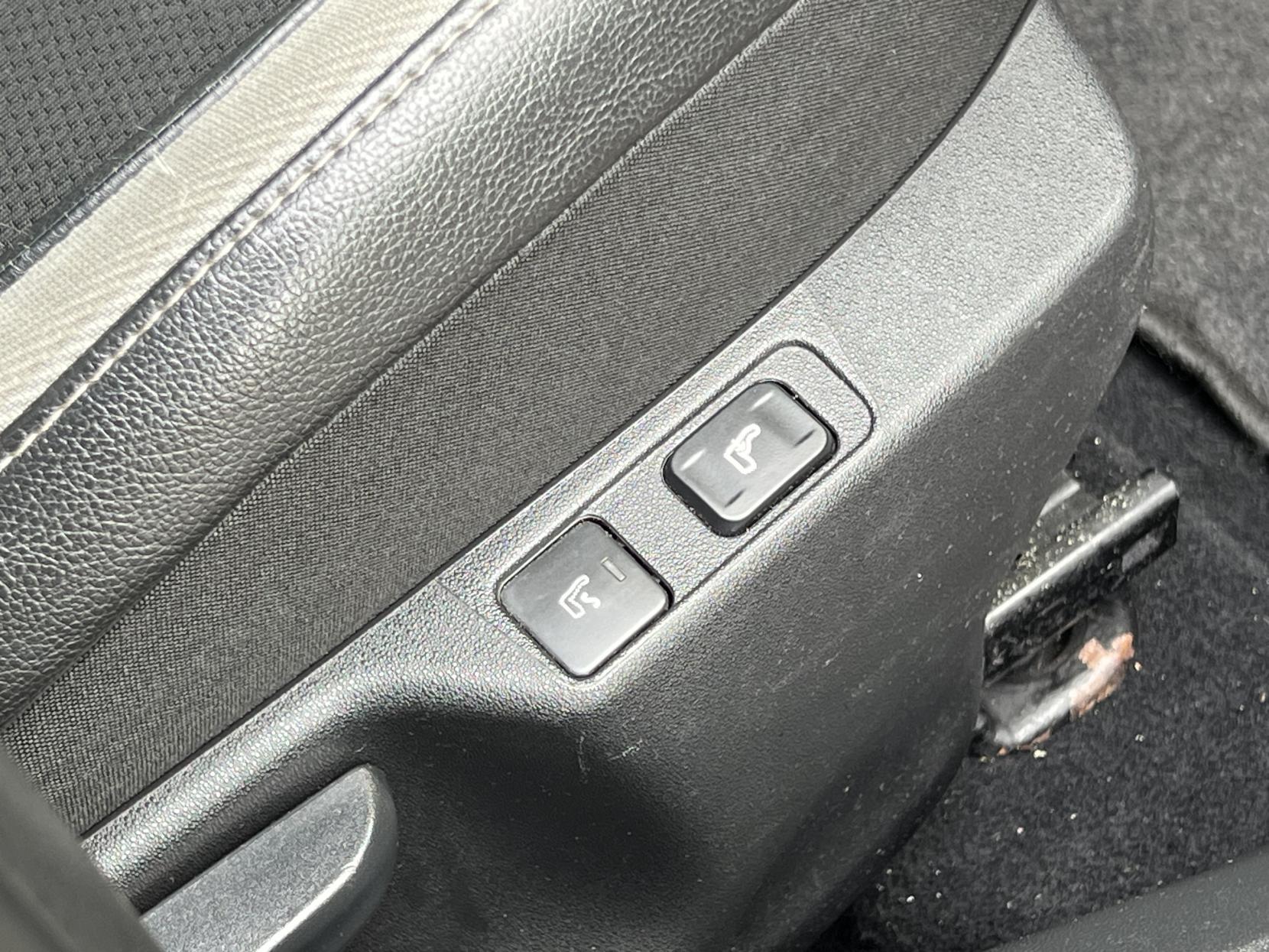 DS AUTOMOBILES DS 4 1.6 BlueHDi DStyle Nav Hatchback 5dr Diesel EAT6 Euro 6 (s/s) (120 ps)