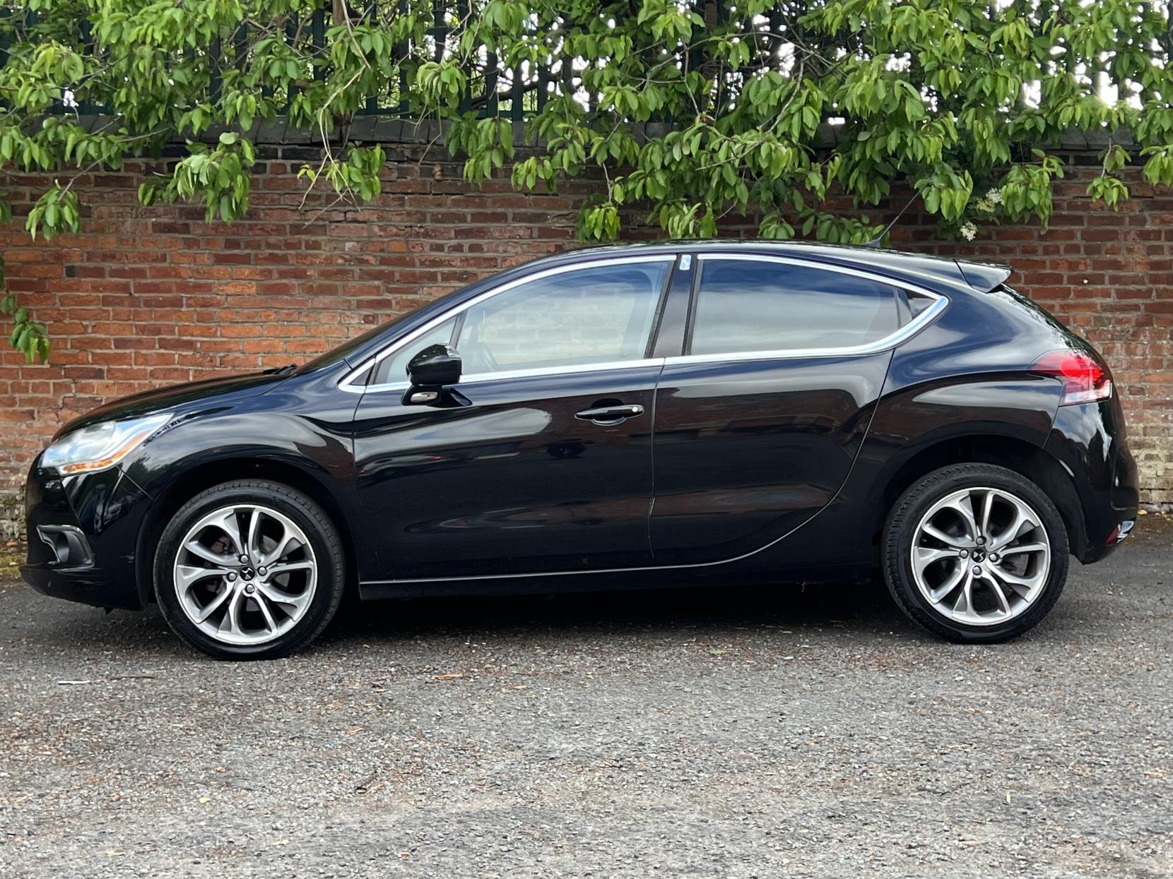 DS AUTOMOBILES DS 4 1.6 BlueHDi DStyle Nav Hatchback 5dr Diesel EAT6 Euro 6 (s/s) (120 ps)
