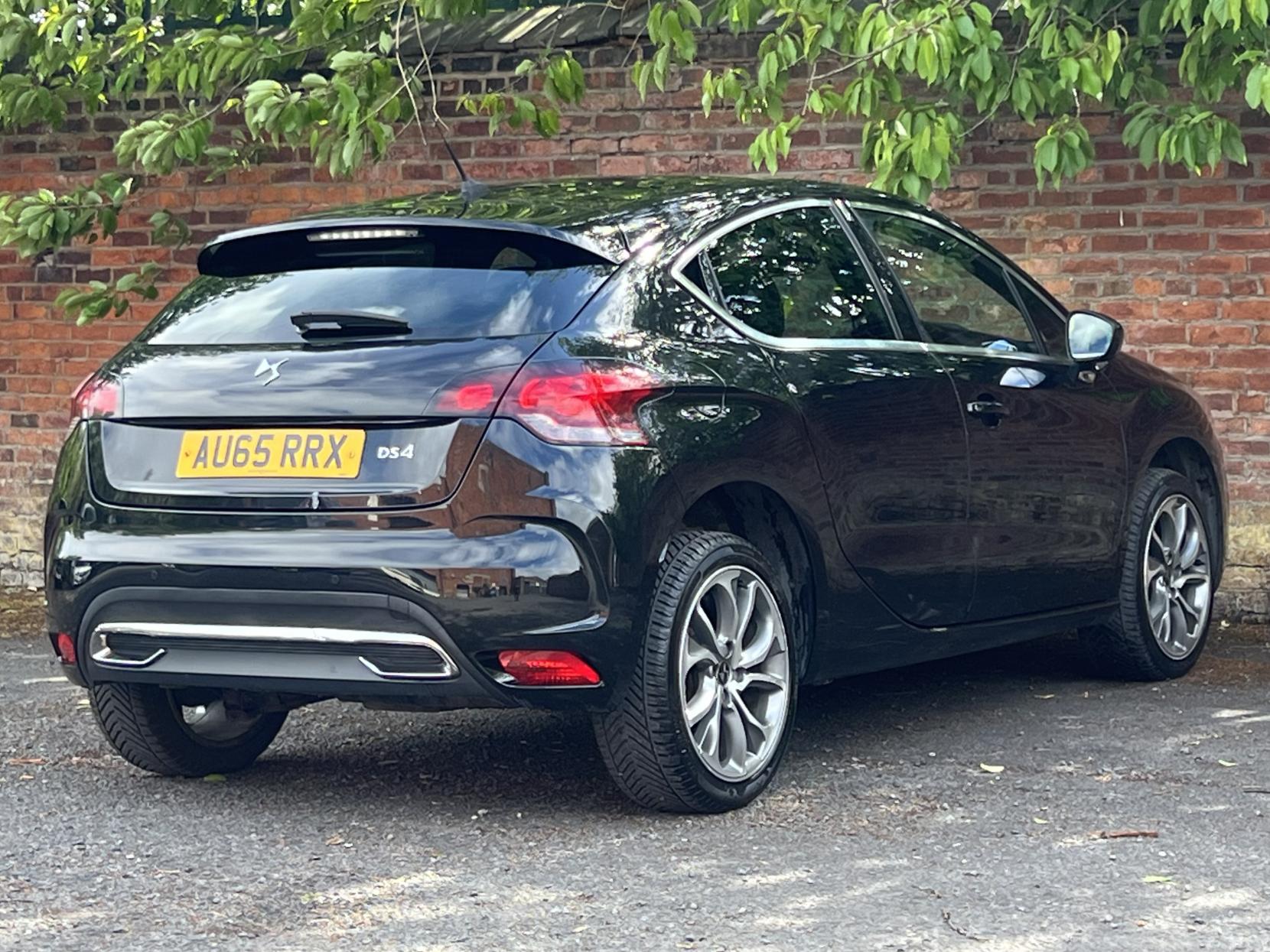 DS AUTOMOBILES DS 4 1.6 BlueHDi DStyle Nav Hatchback 5dr Diesel EAT6 Euro 6 (s/s) (120 ps)