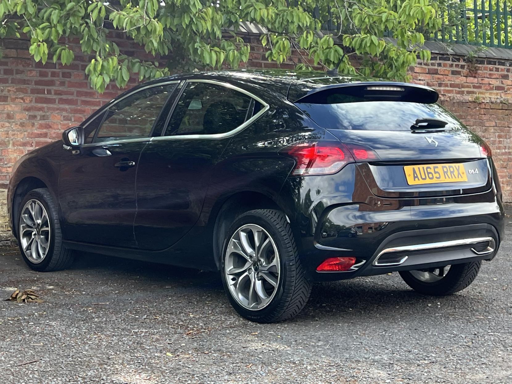 DS AUTOMOBILES DS 4 1.6 BlueHDi DStyle Nav Hatchback 5dr Diesel EAT6 Euro 6 (s/s) (120 ps)