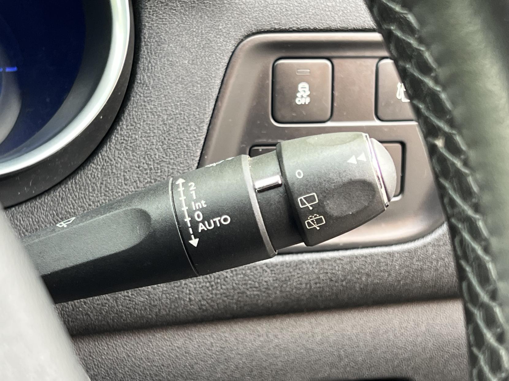 DS AUTOMOBILES DS 4 1.6 BlueHDi DStyle Nav Hatchback 5dr Diesel EAT6 Euro 6 (s/s) (120 ps)