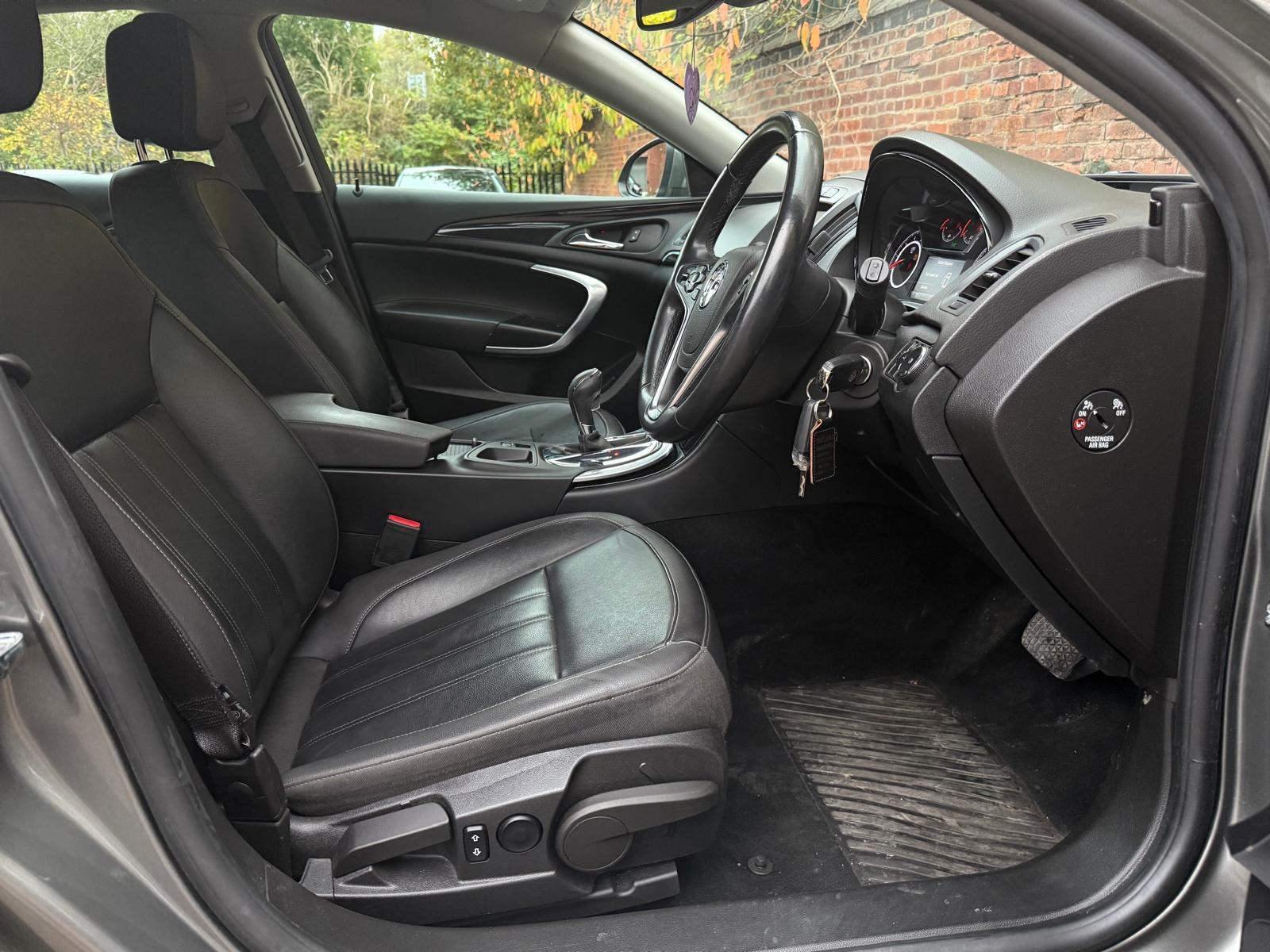 Vauxhall Insignia 2.0 CDTi Tech Line Hatchback 5dr Diesel Auto Euro 6 (170 ps)
