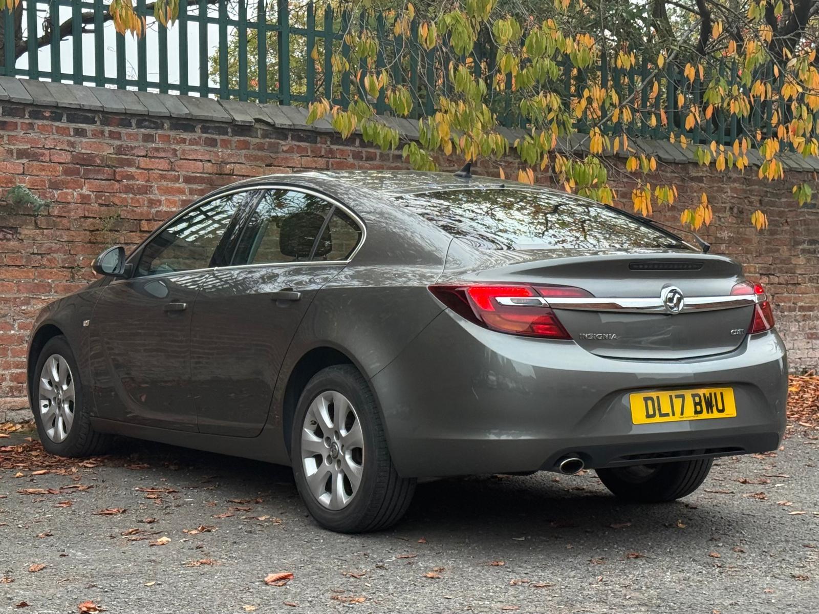 Vauxhall Insignia 2.0 CDTi Tech Line Hatchback 5dr Diesel Auto Euro 6 (170 ps)