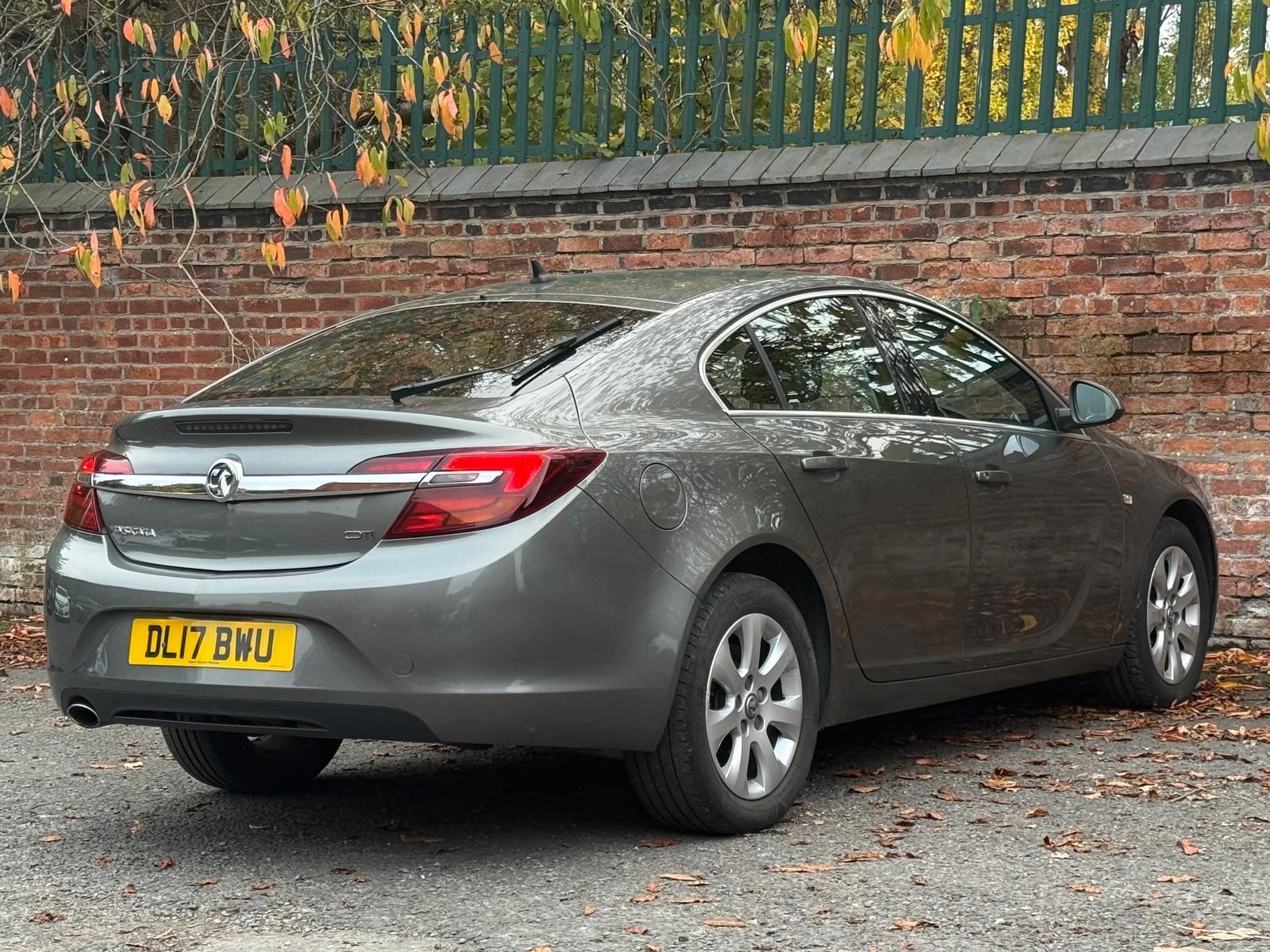 Vauxhall Insignia 2.0 CDTi Tech Line Hatchback 5dr Diesel Auto Euro 6 (170 ps)