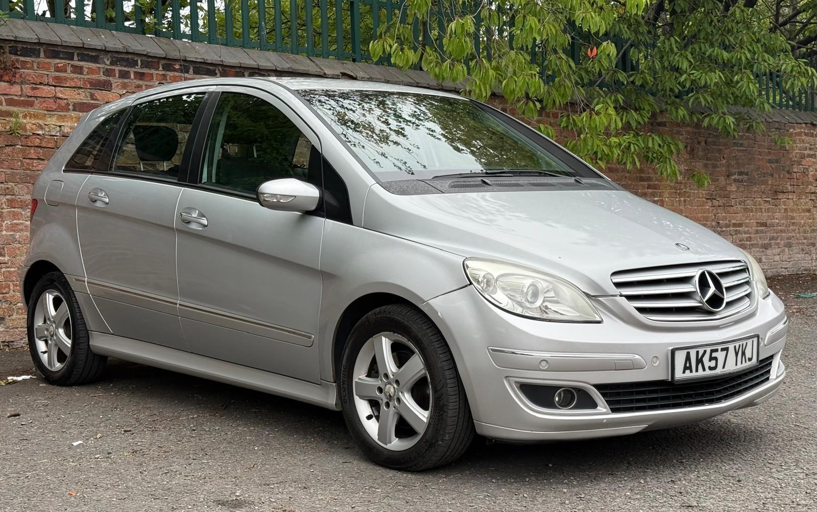Mercedes-Benz C Class 2.1 C220 CDI SE Saloon 4dr Diesel Auto Euro 4 (170 ps)
