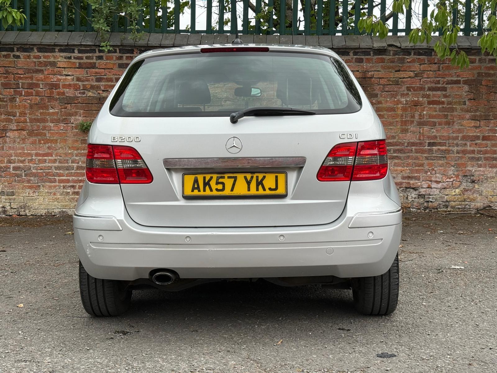 Mercedes-Benz C Class 2.1 C220 CDI SE Saloon 4dr Diesel Auto Euro 4 (170 ps)