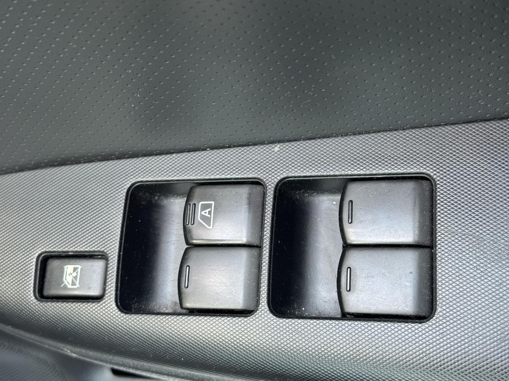 Nissan Note 1.6 16V Acenta Hatchback 5dr Petrol Auto Euro 4 (110 ps)
