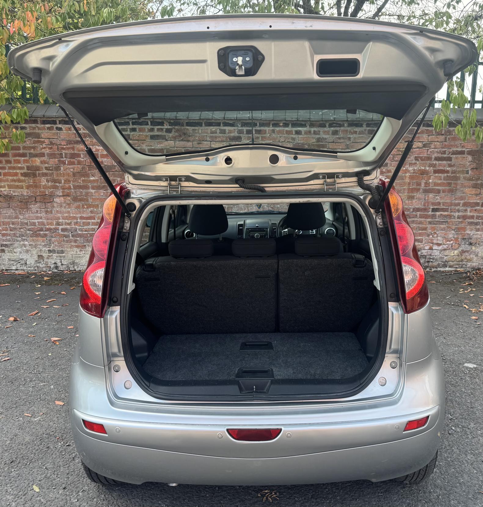 Nissan Note 1.6 16V Acenta Hatchback 5dr Petrol Auto Euro 4 (110 ps)