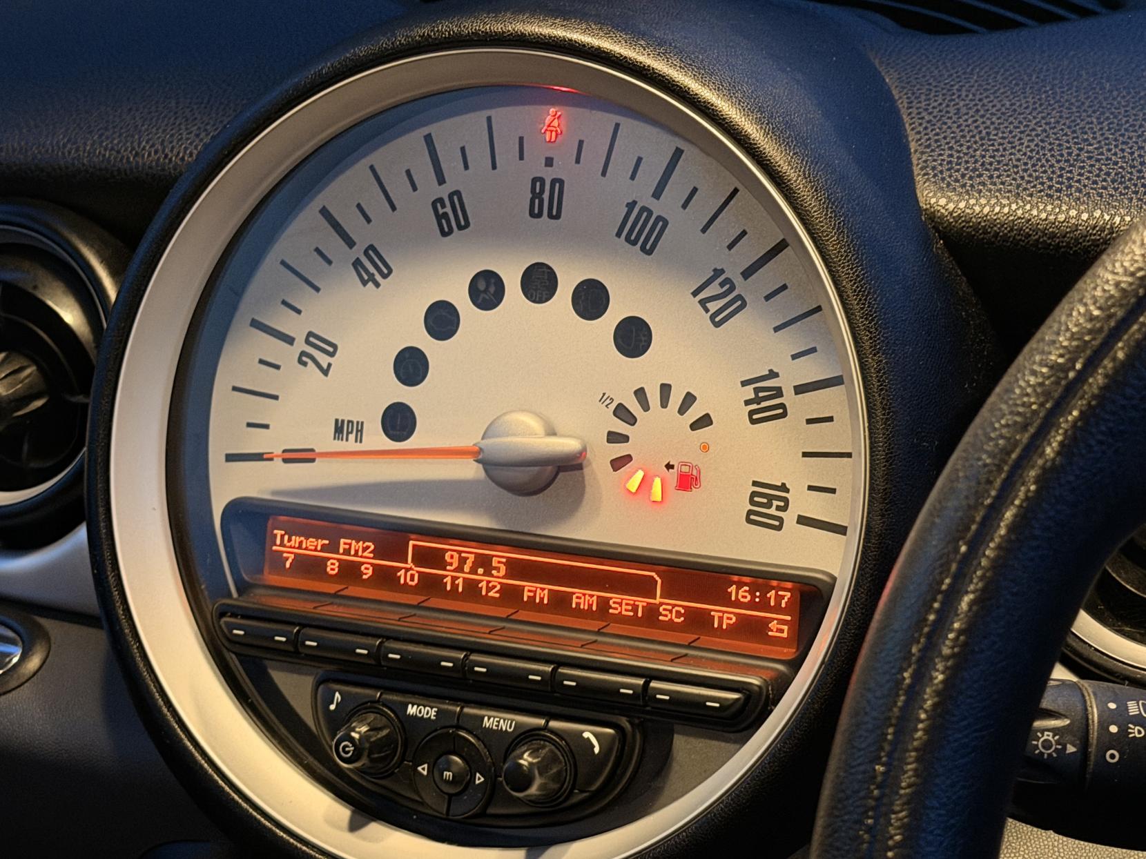 MINI Hatch 1.6 Cooper Hatchback 3dr Petrol Steptronic Euro 5 (122 ps)