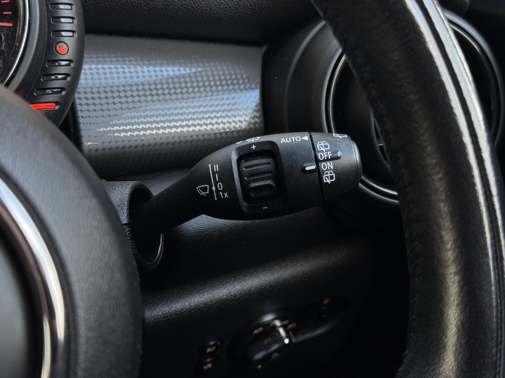 MINI Hatch 1.5 Cooper D Hatchback 5dr Diesel Auto Euro 6 (s/s) (116 ps)