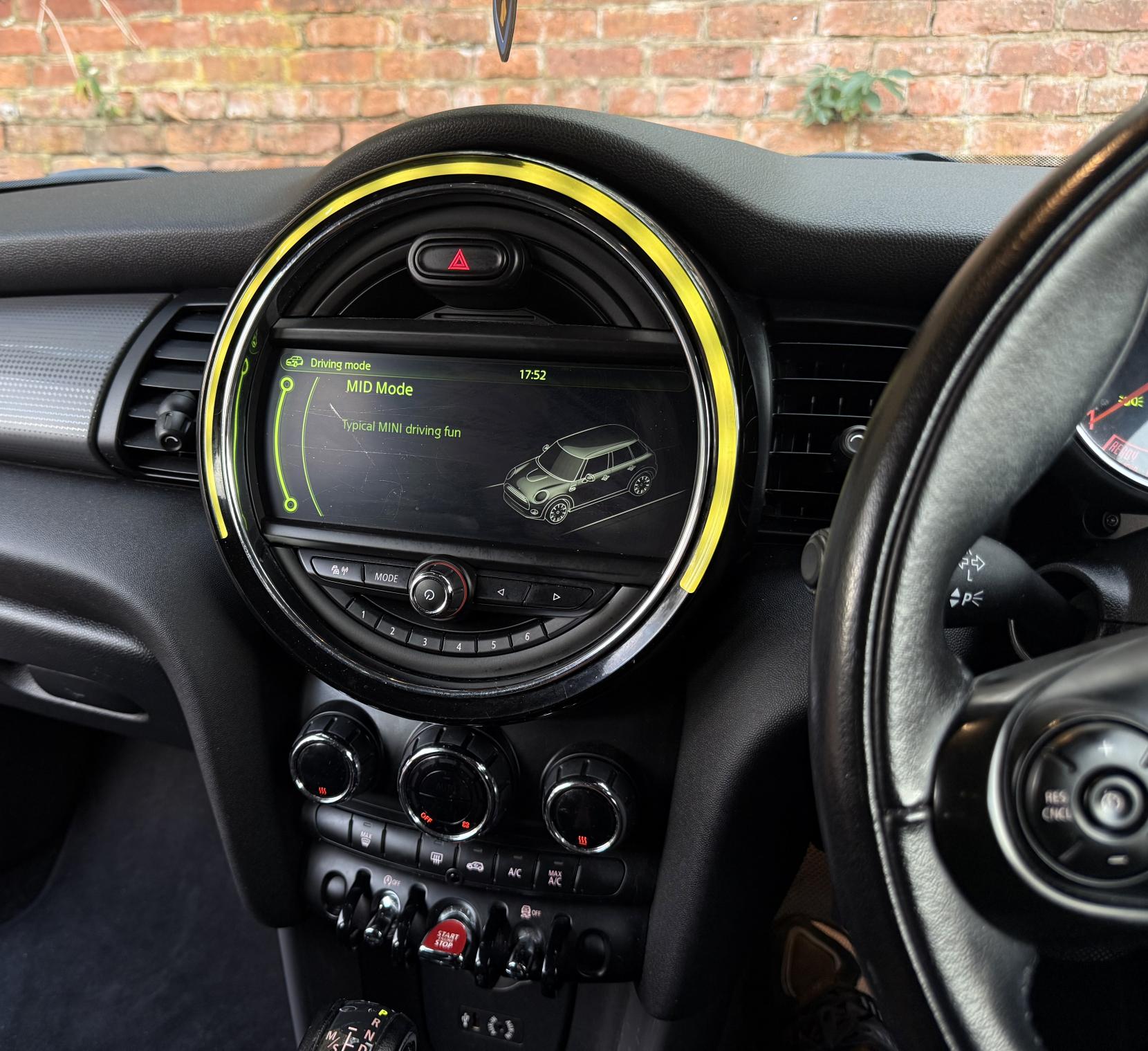 MINI Hatch 1.5 Cooper D Hatchback 5dr Diesel Auto Euro 6 (s/s) (116 ps)