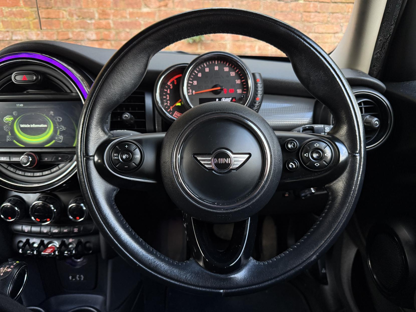 MINI Hatch 1.5 Cooper D Hatchback 5dr Diesel Auto Euro 6 (s/s) (116 ps)