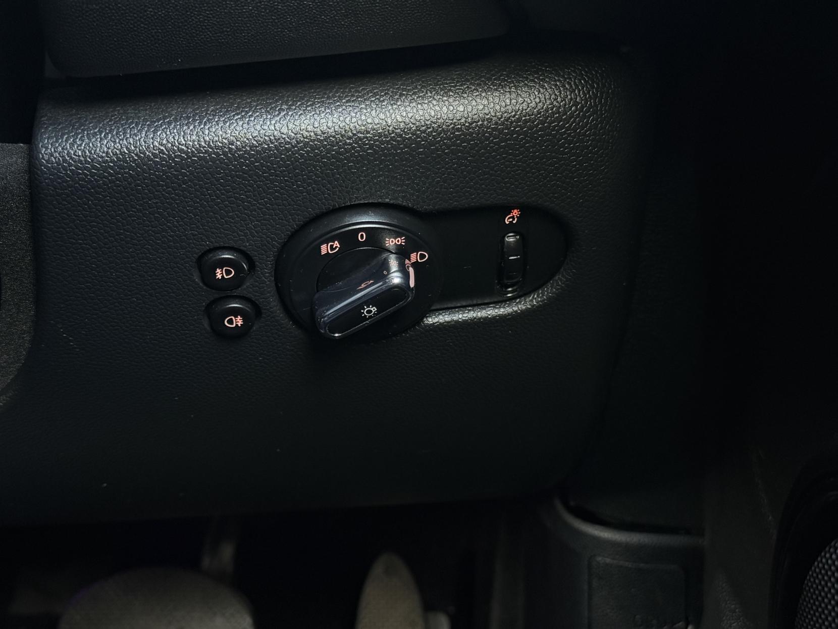 MINI Hatch 1.5 Cooper D Hatchback 5dr Diesel Auto Euro 6 (s/s) (116 ps)