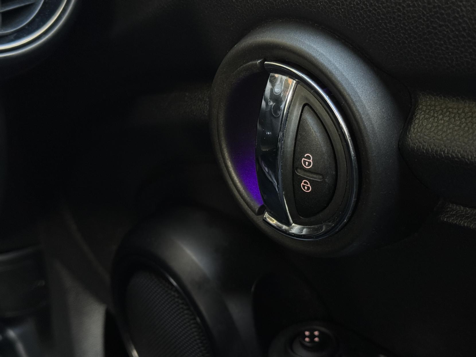 MINI Hatch 1.5 Cooper D Hatchback 5dr Diesel Auto Euro 6 (s/s) (116 ps)