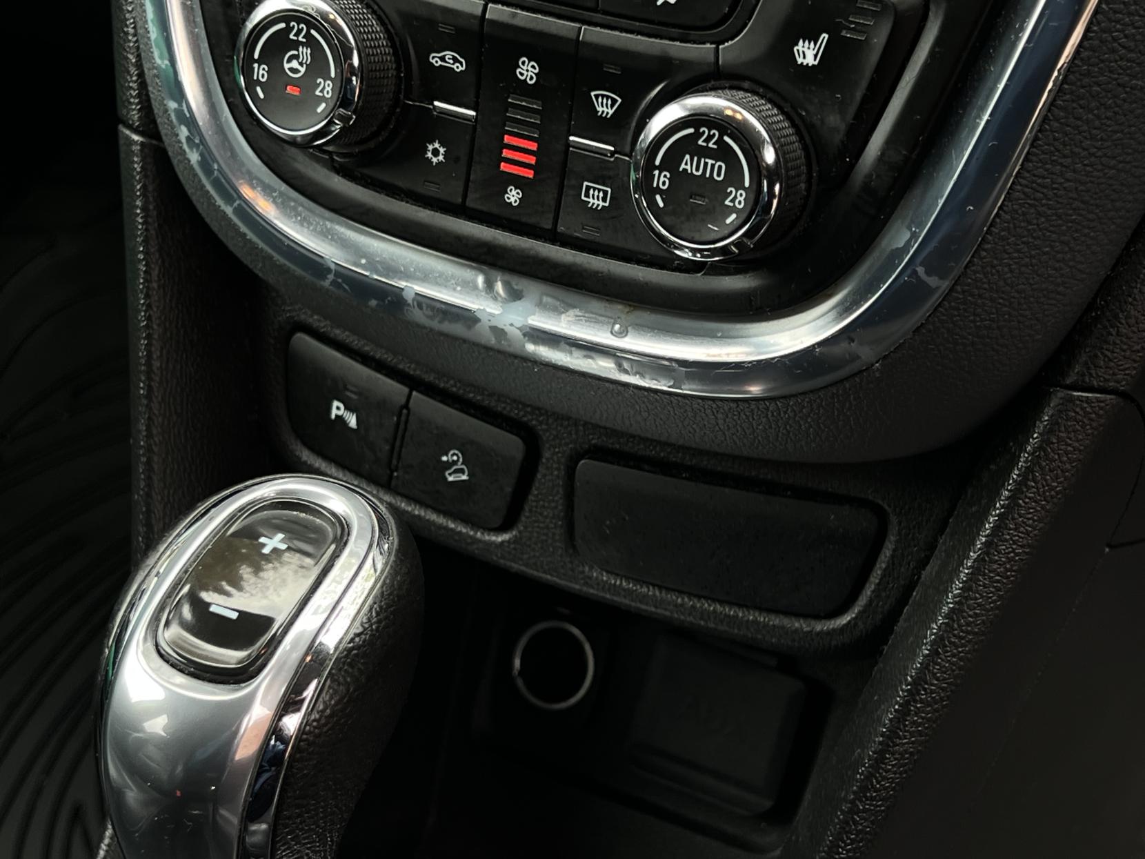 Vauxhall Mokka 1.7 CDTi SE SUV 5dr Diesel Auto 2WD Euro 5 (130 ps)