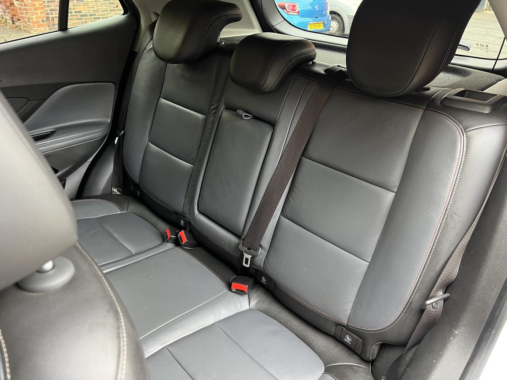 Vauxhall Mokka 1.7 CDTi SE SUV 5dr Diesel Auto 2WD Euro 5 (130 ps)
