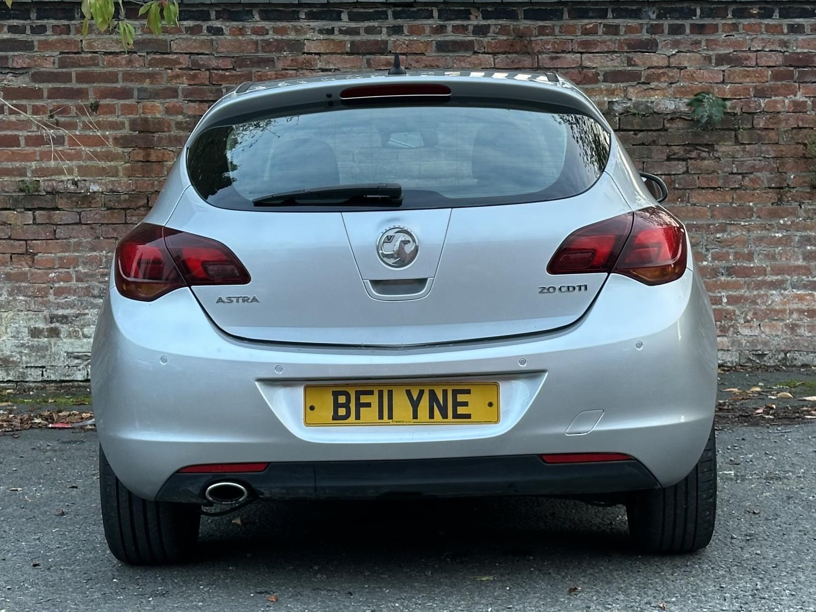 Vauxhall Astra 2.0 CDTi SE Hatchback 5dr Diesel Auto Euro 5 (160 ps)