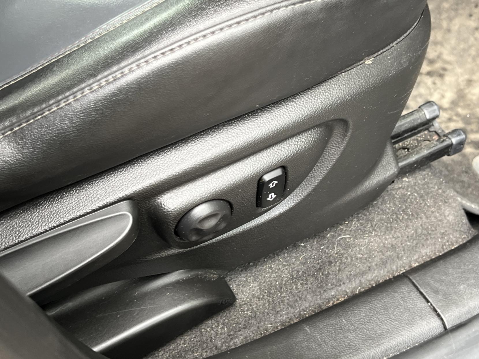 Vauxhall Mokka 1.4i Turbo SE SUV 5dr Petrol Auto 2WD Euro 6 (140 ps)