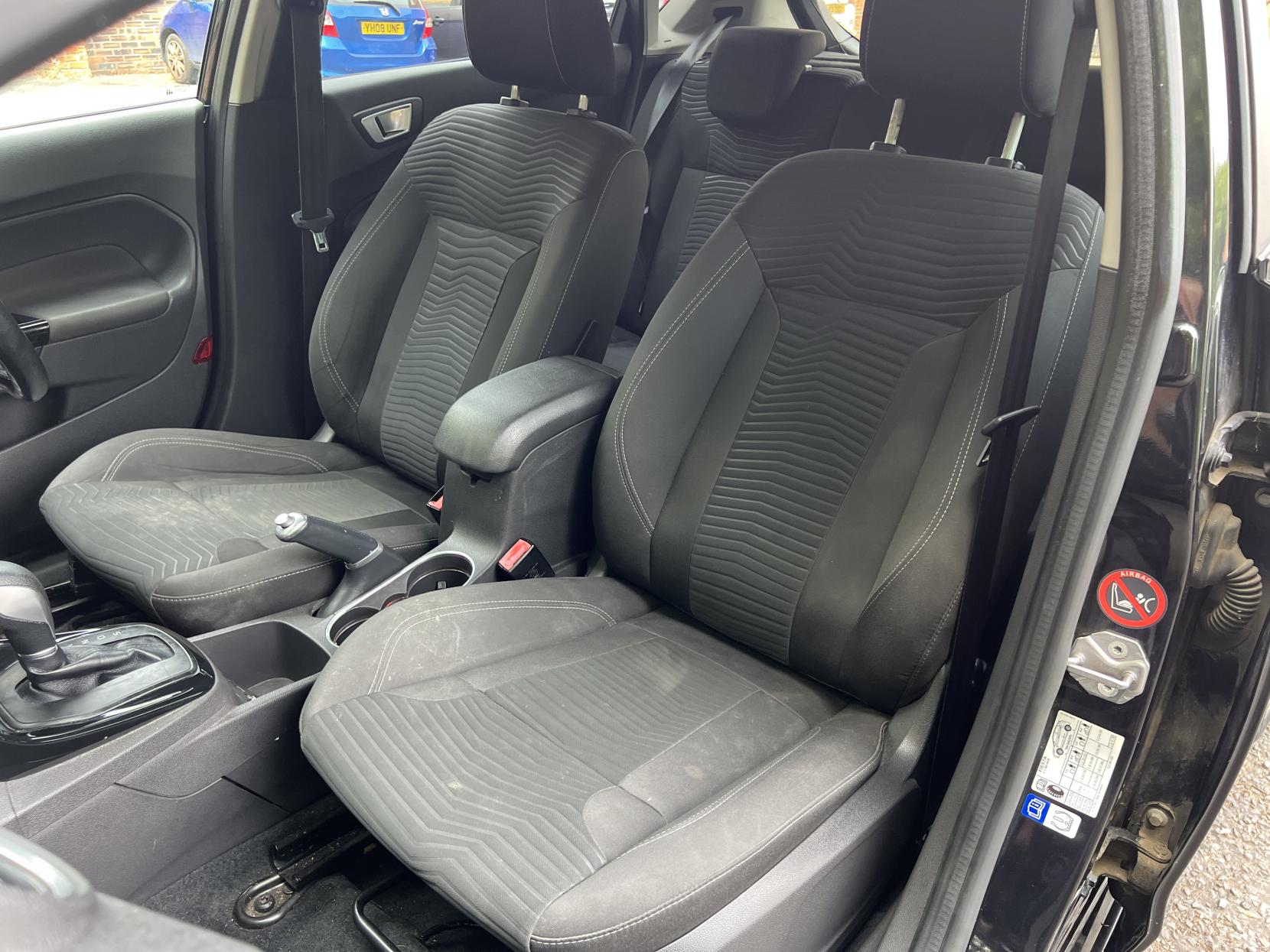 Ford Fiesta 1.0T EcoBoost Titanium Hatchback 5dr Petrol Powershift Euro 5 (100 ps)