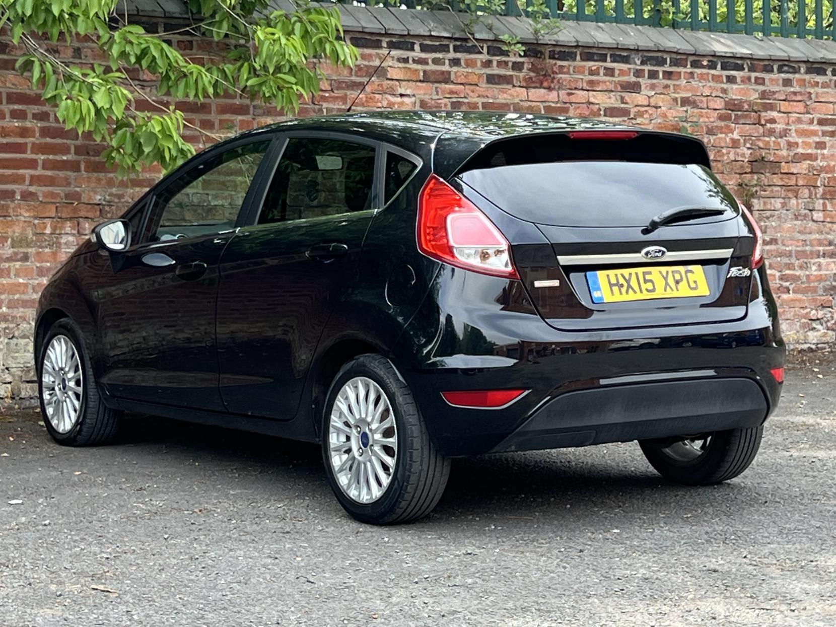 Ford Fiesta 1.0T EcoBoost Titanium Hatchback 5dr Petrol Powershift Euro 5 (100 ps)