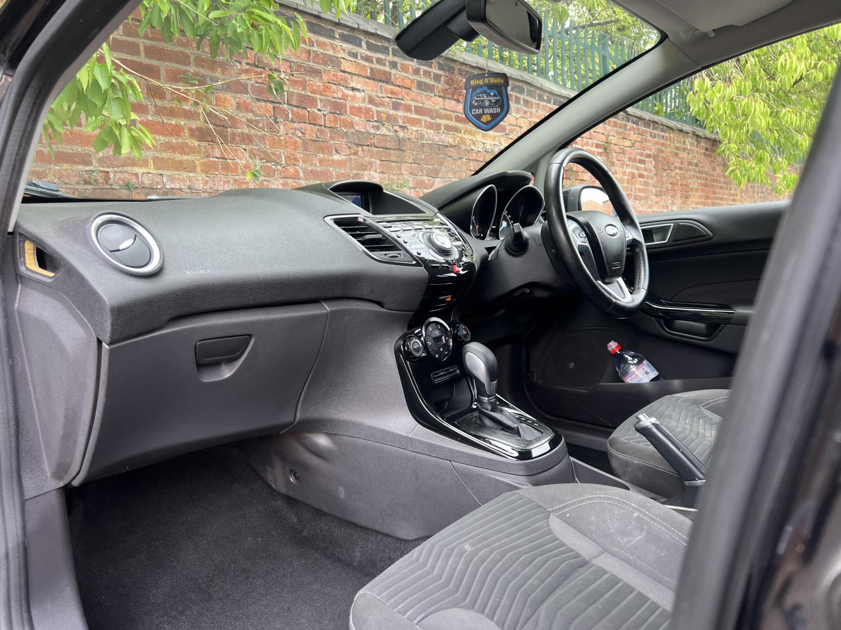 Ford Fiesta 1.0T EcoBoost Titanium Hatchback 5dr Petrol Powershift Euro 5 (100 ps)