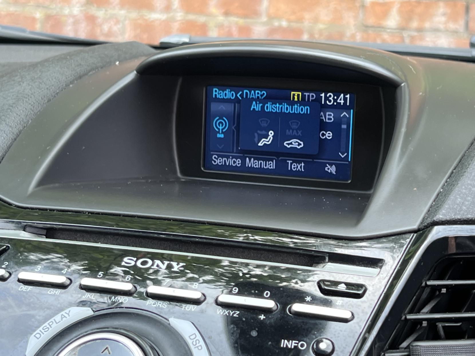 Ford Fiesta 1.0T EcoBoost Titanium Hatchback 5dr Petrol Powershift Euro 5 (100 ps)