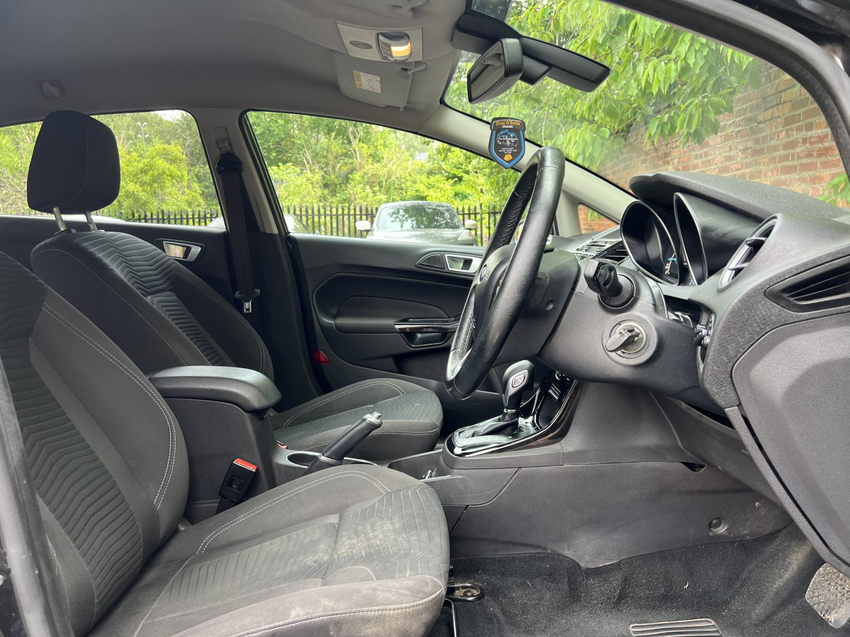 Ford Fiesta 1.0T EcoBoost Titanium Hatchback 5dr Petrol Powershift Euro 5 (100 ps)
