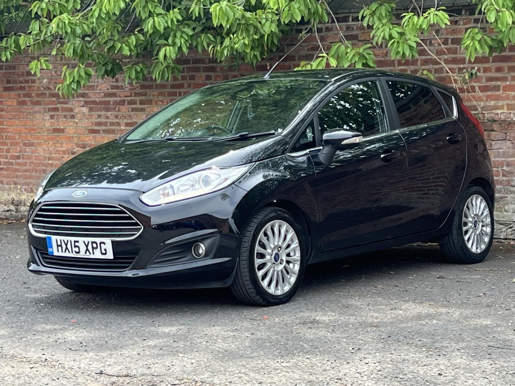 Ford Fiesta 1.0T EcoBoost Titanium Hatchback 5dr Petrol Powershift Euro 5 (100 ps)