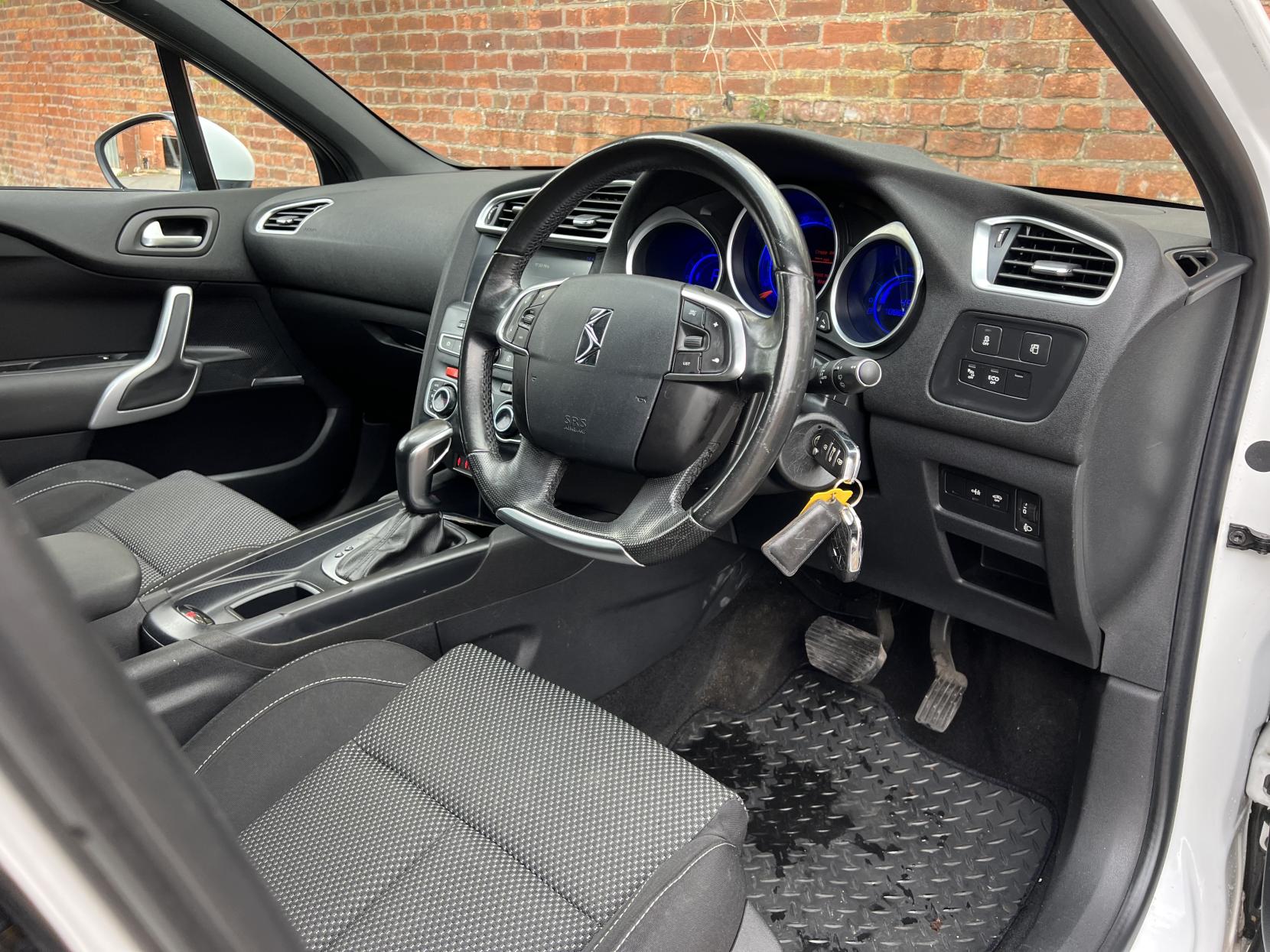 DS AUTOMOBILES DS 4 1.6 BlueHDi Elegance Hatchback 5dr Diesel EAT6 Euro 6 (s/s) (120 ps)