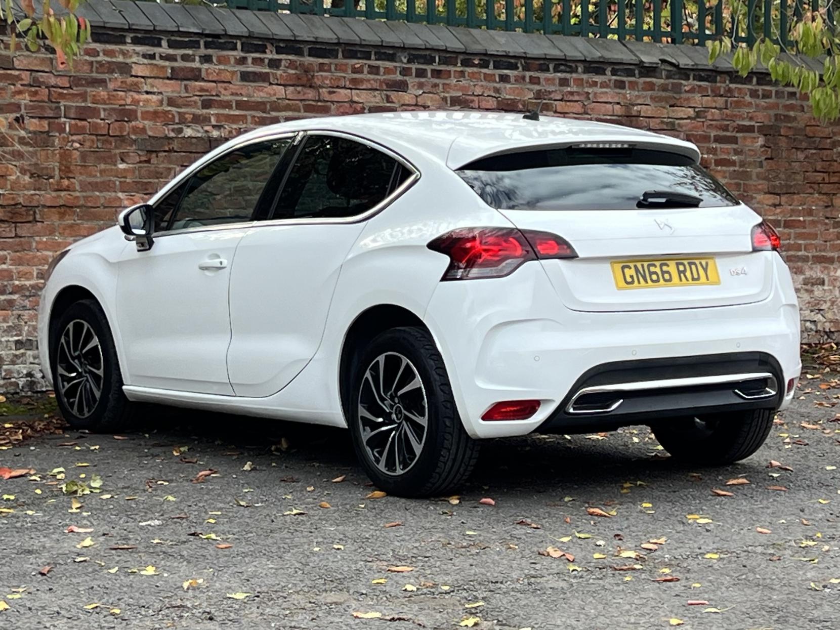 DS AUTOMOBILES DS 4 1.6 BlueHDi Elegance Hatchback 5dr Diesel EAT6 Euro 6 (s/s) (120 ps)